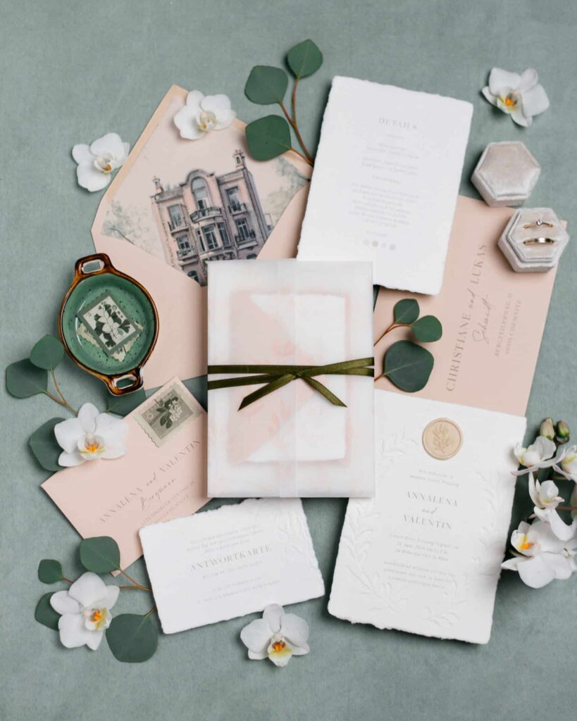 Individuelle Papeterie als Flatlay